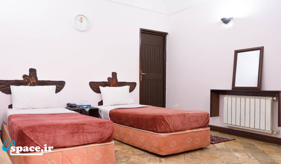 نمای داخلی اتاق هتل سنتی رز - یزد